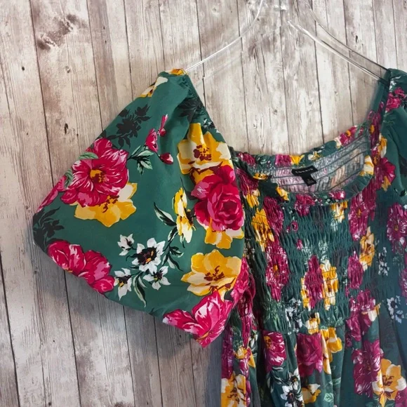 Torrid Floral Puff Sleeve Smocked Blouse - Picture 4 of 6